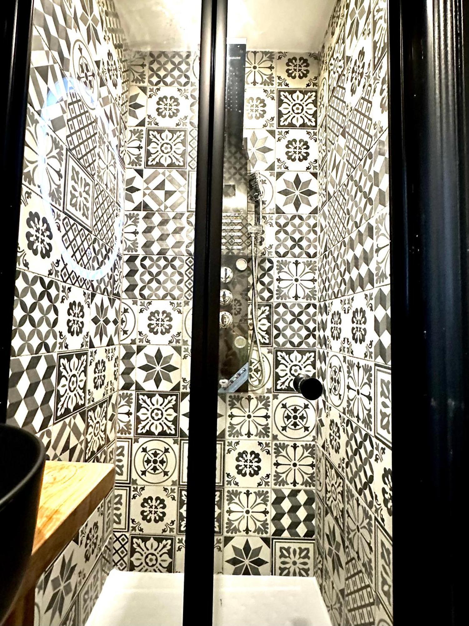 G Eighty Four Aparthotel London Exterior photo