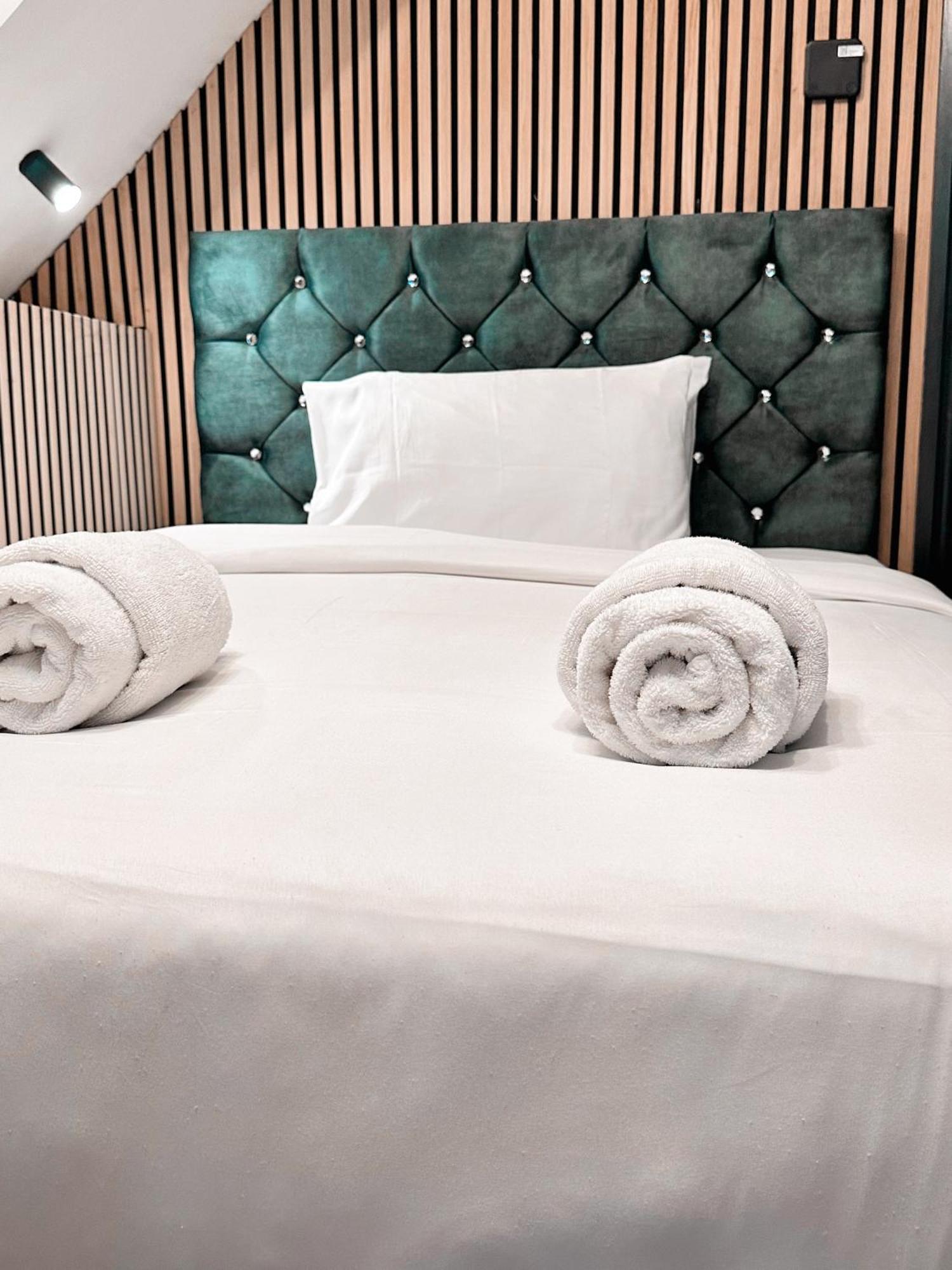 G Eighty Four Aparthotel London Exterior photo