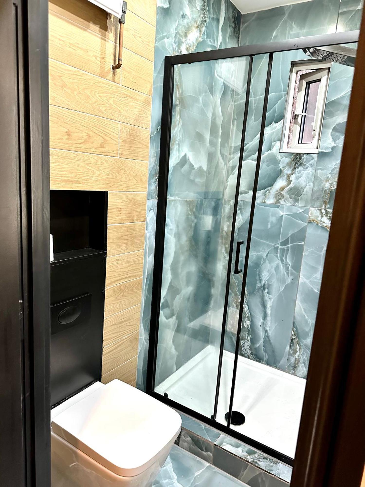G Eighty Four Aparthotel London Exterior photo