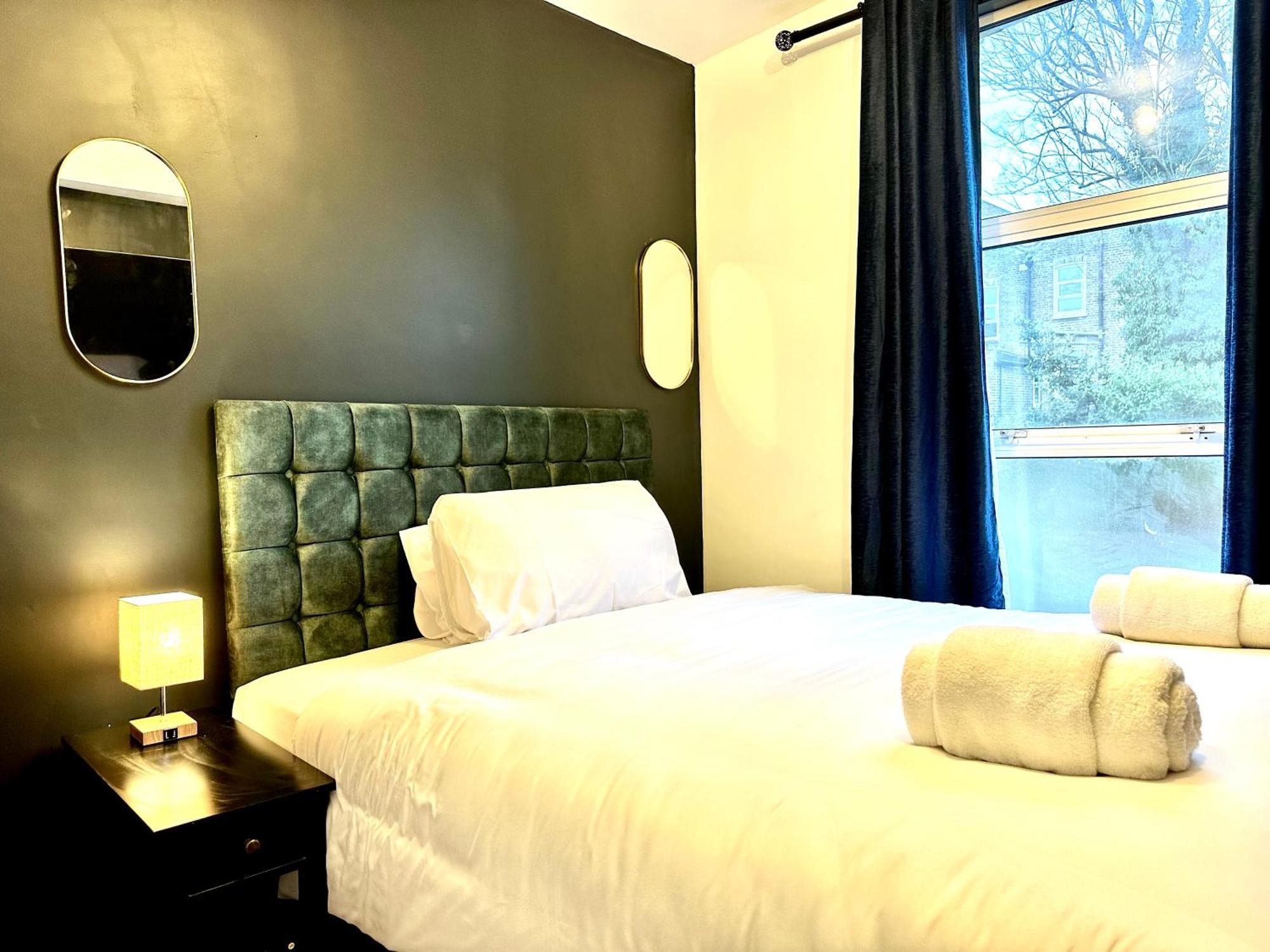 G Eighty Four Aparthotel London Exterior photo