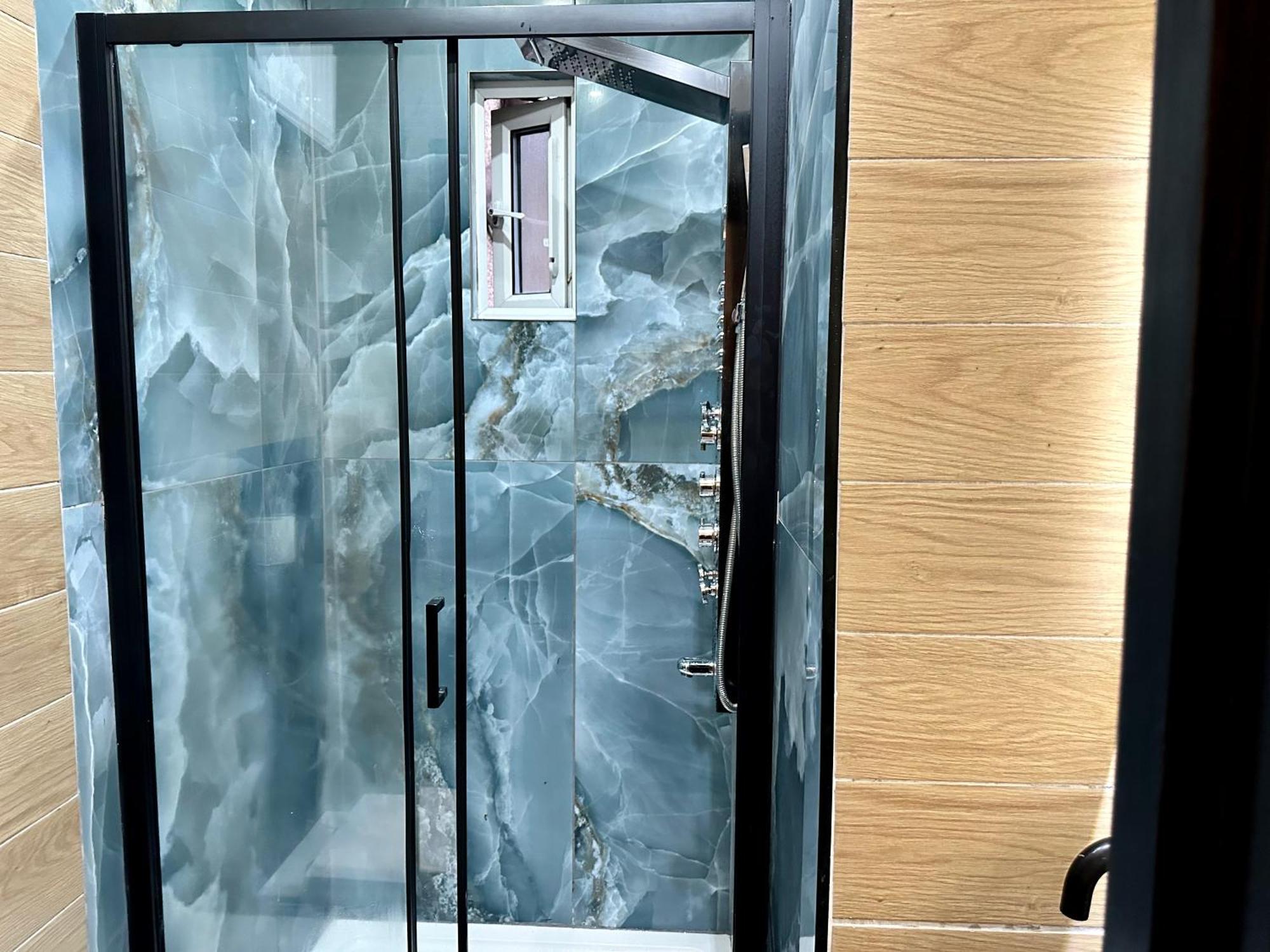 G Eighty Four Aparthotel London Exterior photo